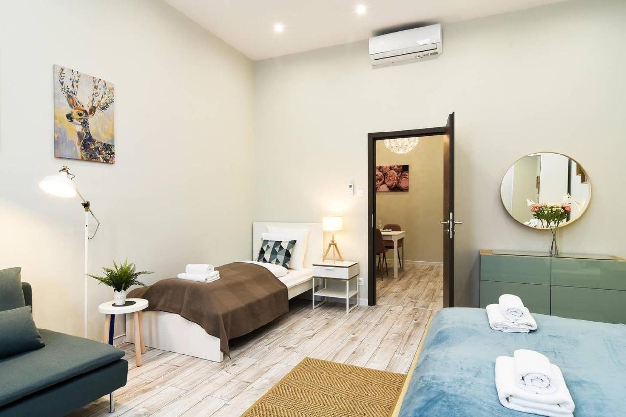 Ultra Central And Stylish Apartment With Ac Budapest Esterno foto