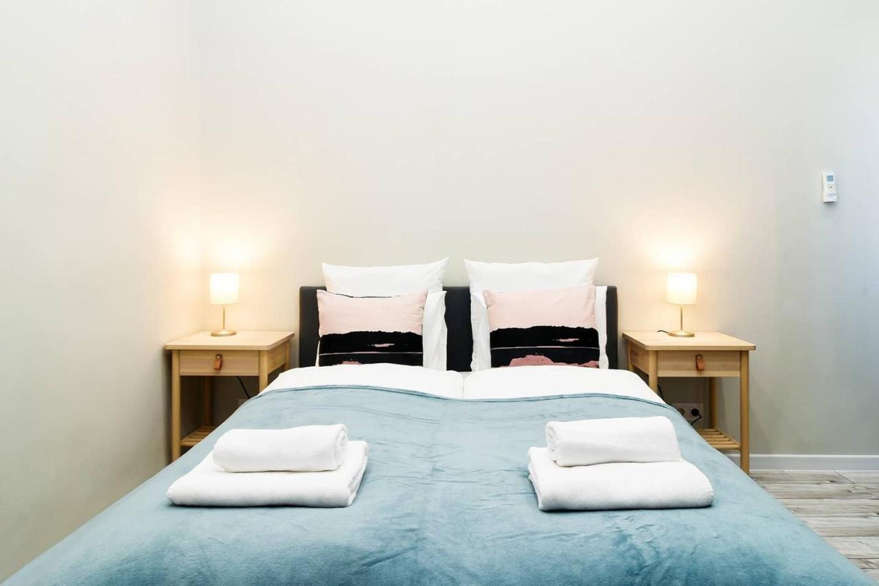 Ultra Central And Stylish Apartment With Ac Budapest Esterno foto